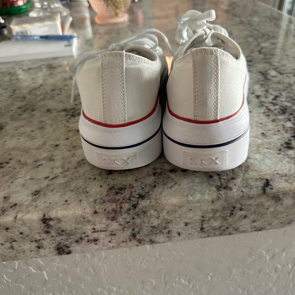 Skechers White Sneakers with Red Details - Picture 4 of 6
